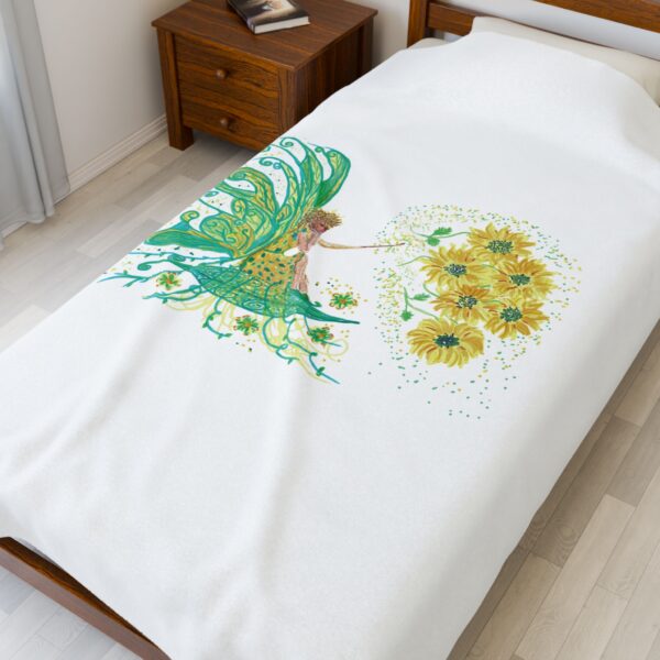 Enchanting Fairy Plush Blanket - Cozy Home Decor, Gift for All Ages, Ideal for Birthdays, Housewarming, Relaxation